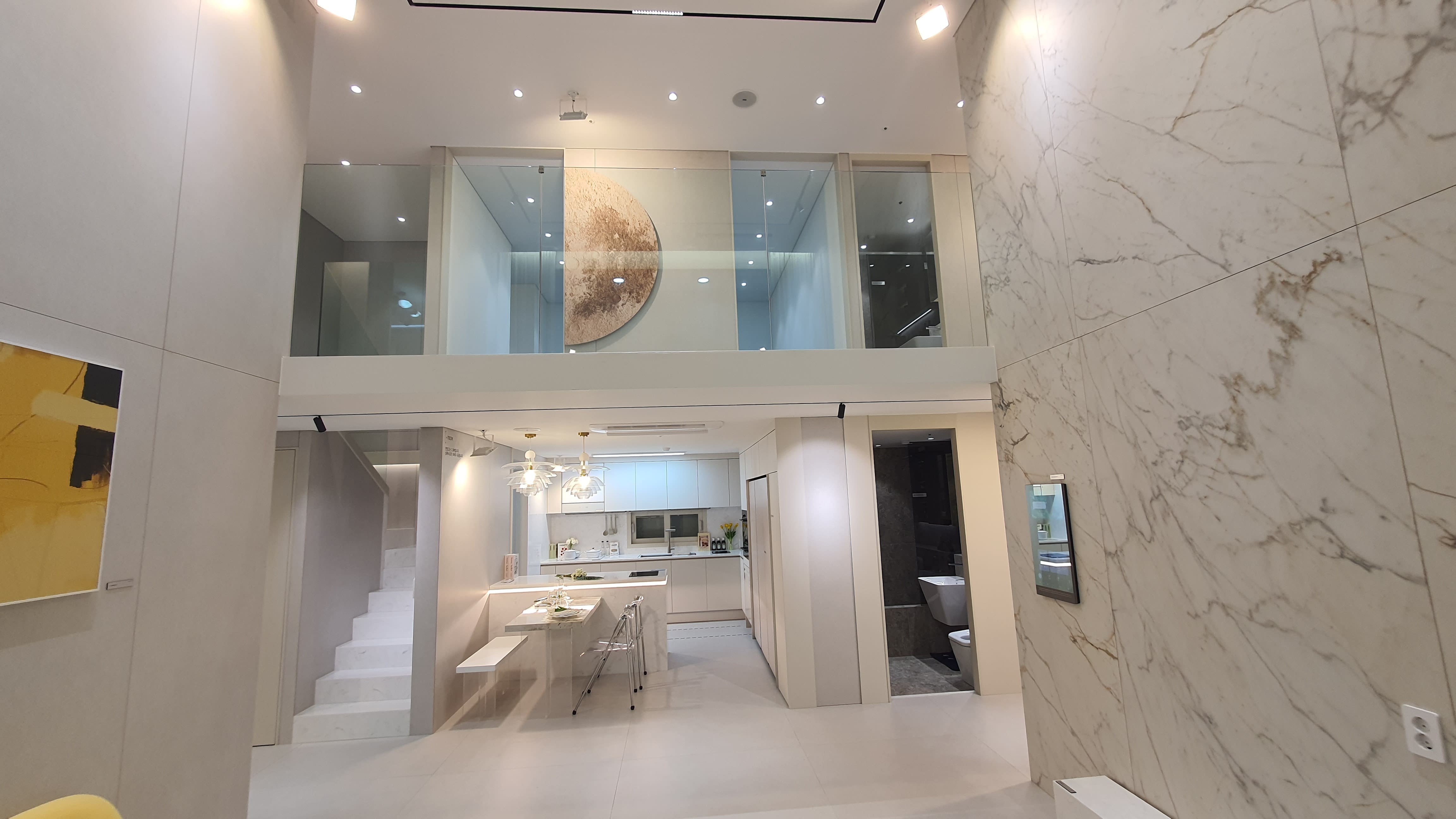 복층 거실 - 층고 6M